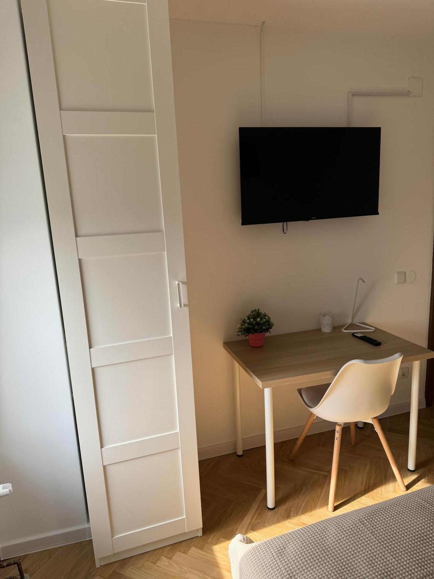 Apartman Tony Deluxe Near Zagreb Airport Velika Gorica Eksteriør billede