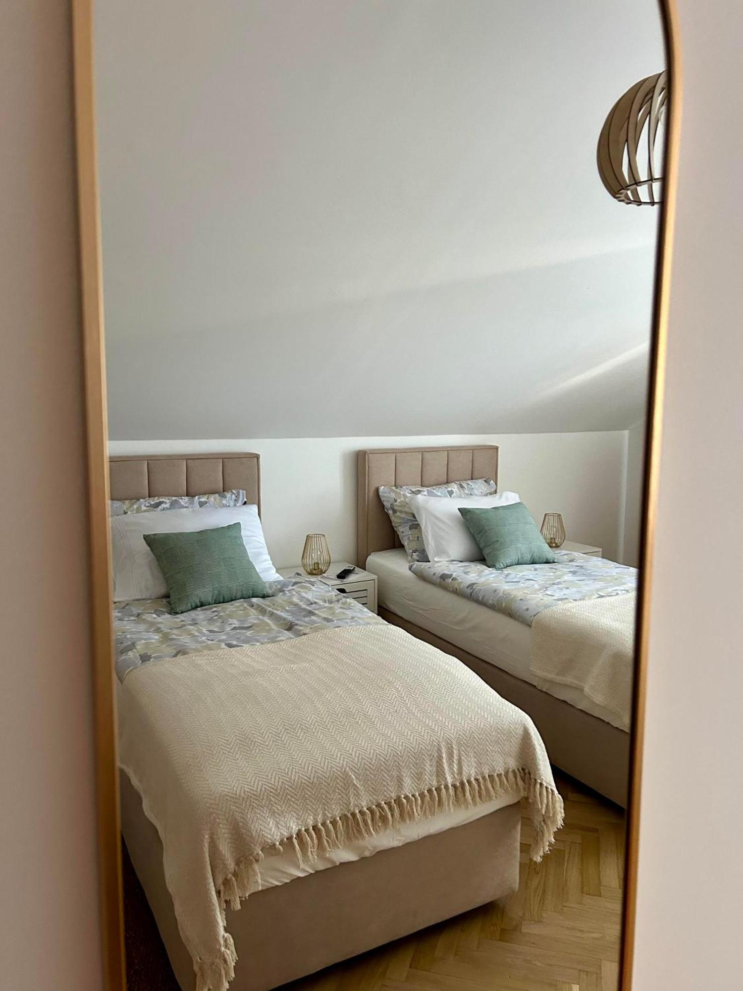 Apartman Tony Deluxe Near Zagreb Airport Velika Gorica Eksteriør billede